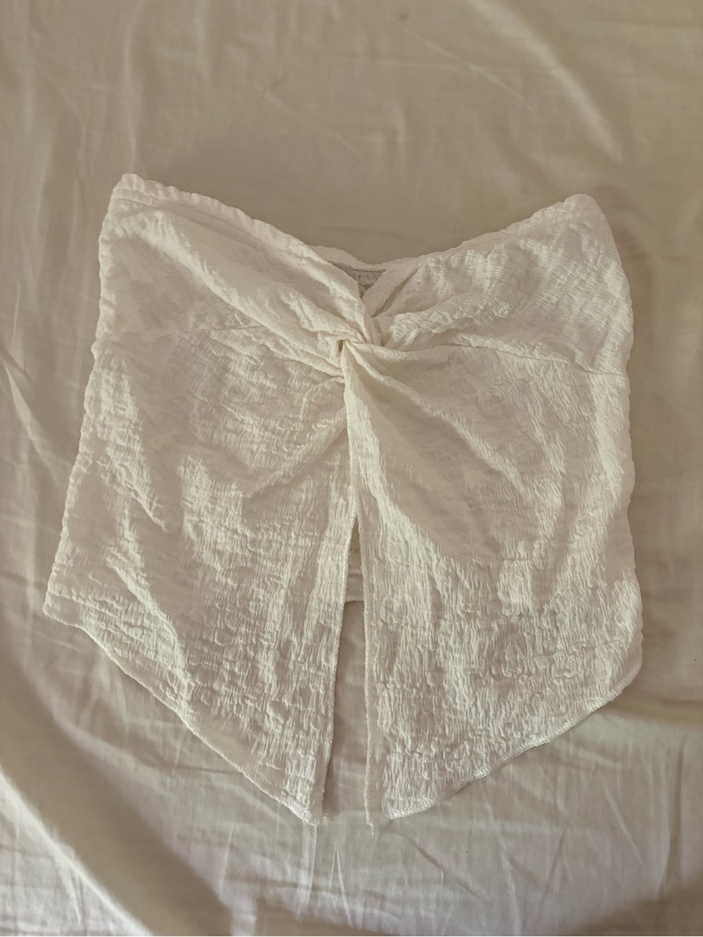 Edikted White Twist-Front Strapless Top